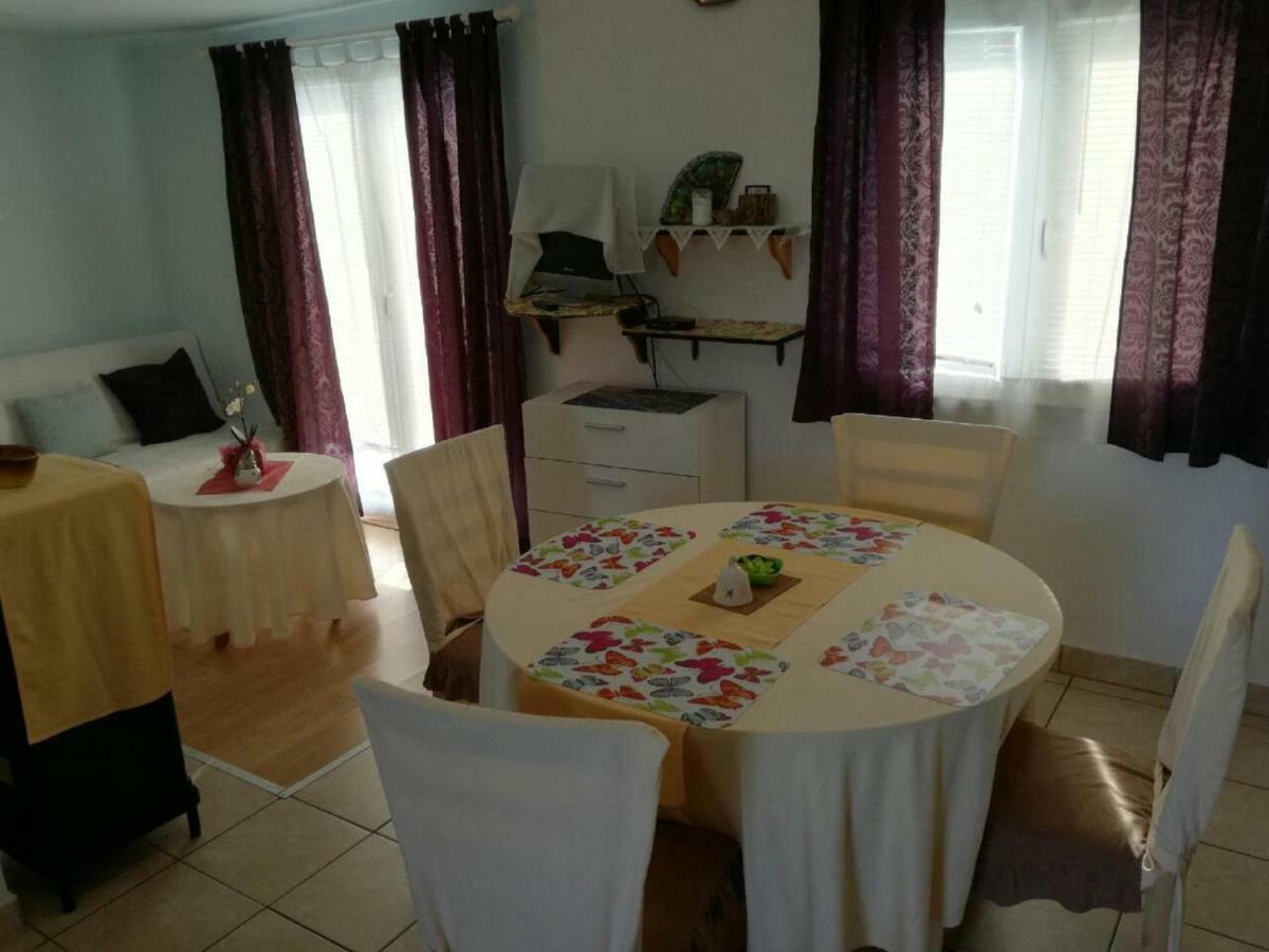 Apartments Mira Jadrtovac Esterno foto